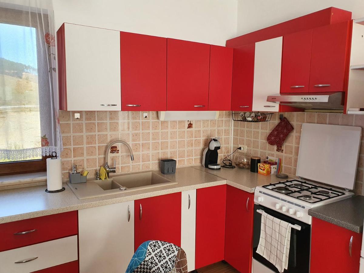 コドレアApartament La Casa In Curte Comunaアパートメント エクステリア 写真